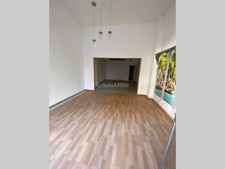 Capannone in Affitto a Grottammare, 500€, 42 m²