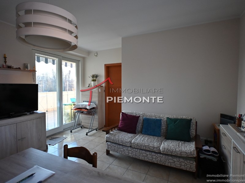 Bilocale in Vendita a Borgomanero, 127'500€, 65 m², con Box