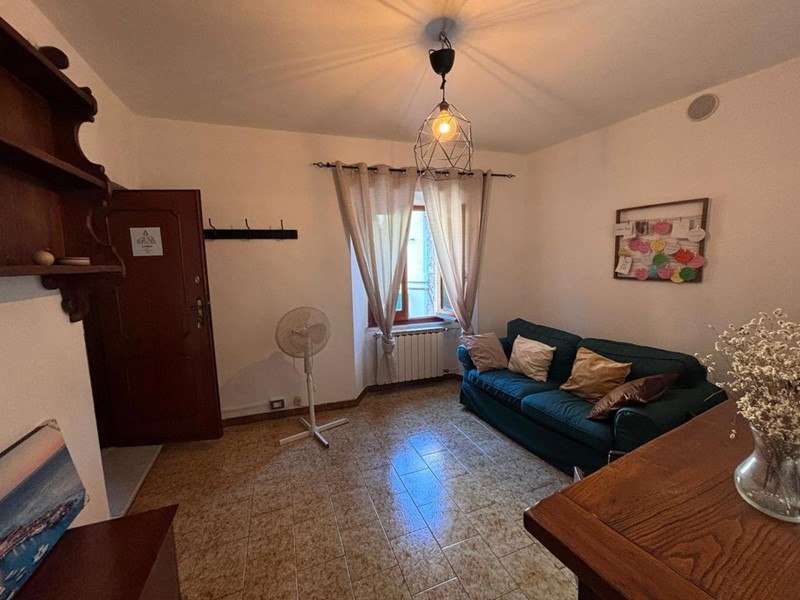 Quadrilocale in Affitto a Pignone, 450€, 75 m², arredato