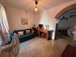 Quadrilocale in Affitto a Pignone, 450€, 75 m², arredato