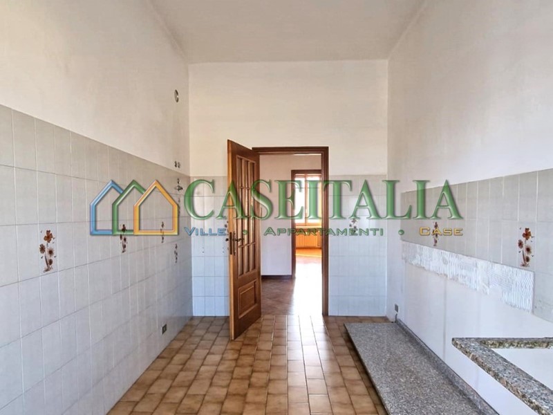 Appartamento in Vendita a Ivrea, 99'000€, 130 m²