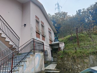 Appartamento in Vendita a Sarzana, 150 m²