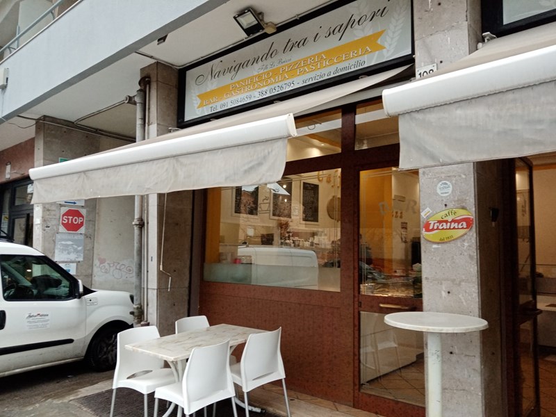 Immobile commerciale in Vendita a Palermo, zona FIERA, 60'000€, 25 m², arredato