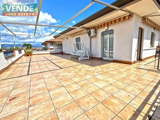 Attico in Vendita a Riposto, zona Torre Archirafi, 127'000€, 70 m²