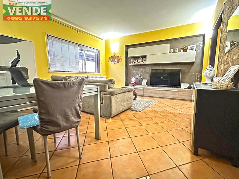 Appartamento in Vendita a Giarre, zona Palaghiaccio, 120'000€, 110 m²