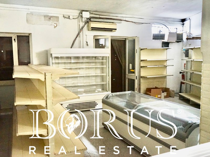 Immobile commerciale in Affitto a Casal di Principe, 700€, 91 m²