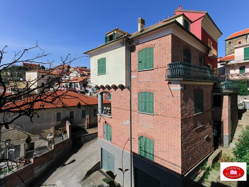 Casa Indipendente in Vendita a Stella, zona Gameragna, 180'000€, 270 m²