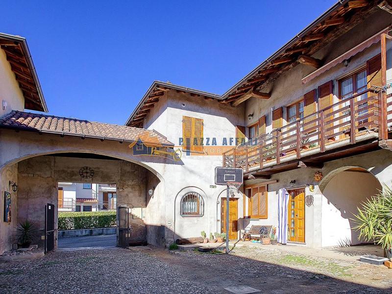 Trilocale in Vendita a Carnago, 119'000€, 82 m²