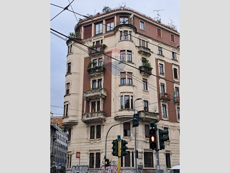 Immobile commerciale in Vendita a Milano, zona Loreto, 180'000€, 143 m²