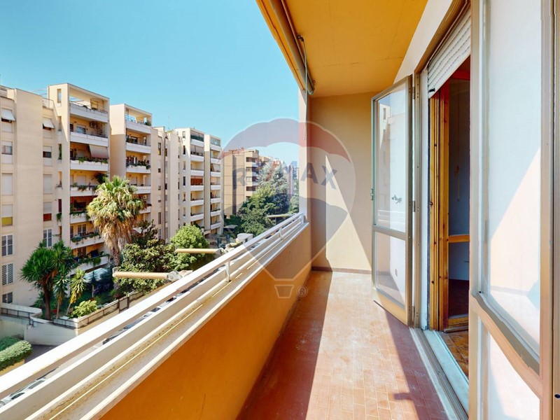 Quadrilocale in Vendita a Roma, zona EUR, 390'000€, 120 m²