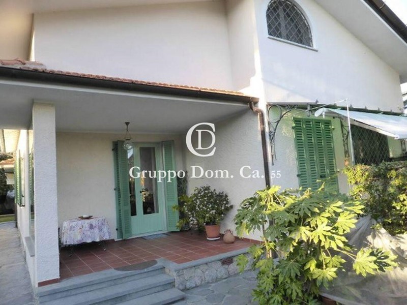 Villa bifamiliare in Affitto a Forte dei Marmi, 20'000€, , arredato