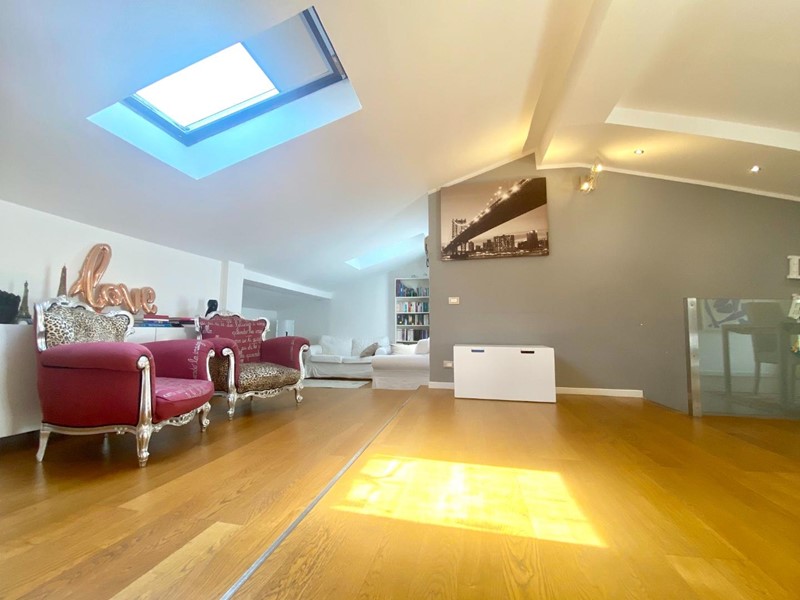 Quadrilocale in Vendita a Massa, 195'000€, 105 m², arredato