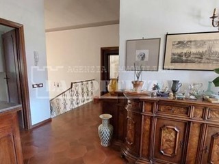 Villa in Vendita a Cascina, zona Navacchio, 475'000€, 180 m², con Box