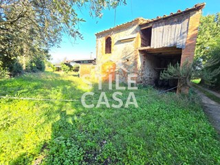 Casa di corte in Vendita a Castelfranco di Sotto, zona Orentano, 100'000€, 400 m²