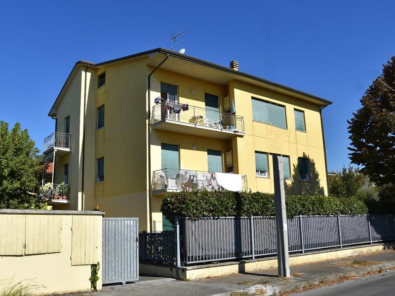 Quadrilocale in Vendita a Massa, zona Marina di Massa, 245'000€, 76 m², arredato