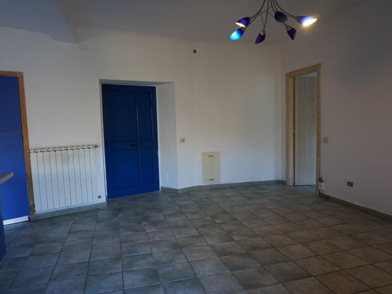 Quadrilocale in Vendita a Massa, zona Pariana, 95'000€, 80 m², arredato