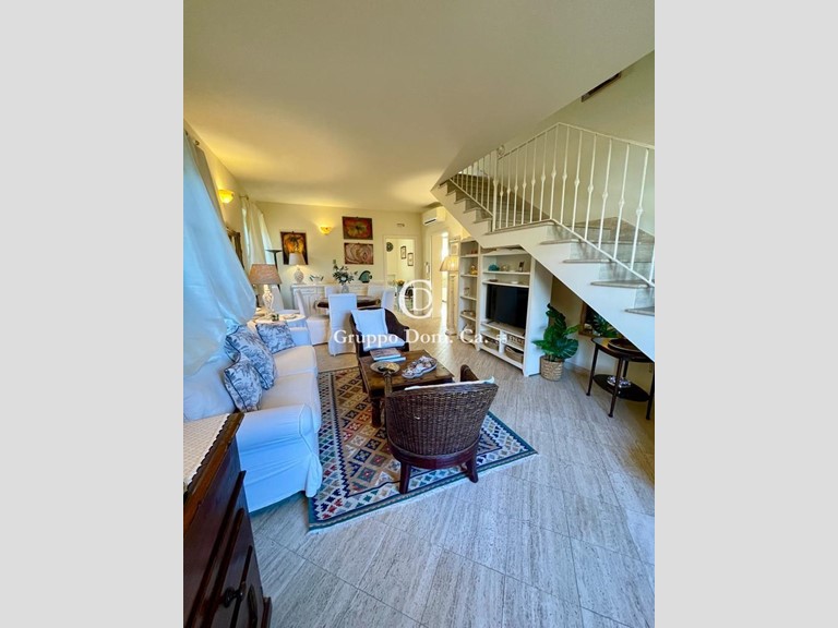 Villa bifamiliare in Affitto a Forte dei Marmi, 45'000€, 120 m², arredato