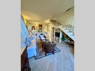 Villa bifamiliare in Affitto a Forte dei Marmi, 45'000€, 120 m², arredato