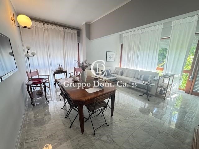 Appartamento in Vendita a Forte dei Marmi, 450'000€, 135 m², arredato