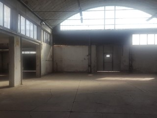 Capannone in Vendita a Pontedera, zona La Bianca, 250'000€, 550 m²
