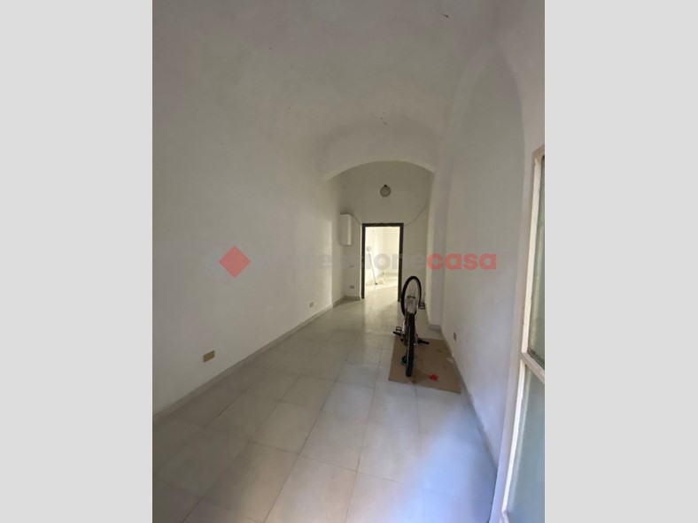 Negozio in Affitto a Livorno, 550€, 38 m²