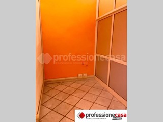 Negozio in Affitto a Livorno, 500€, 42 m²