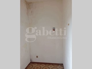 Casa Indipendente in Vendita a Avellino, 50'000&euro;, 130 m²