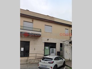 Negozio in Vendita a Taurianova, 285'000€, 658 m²