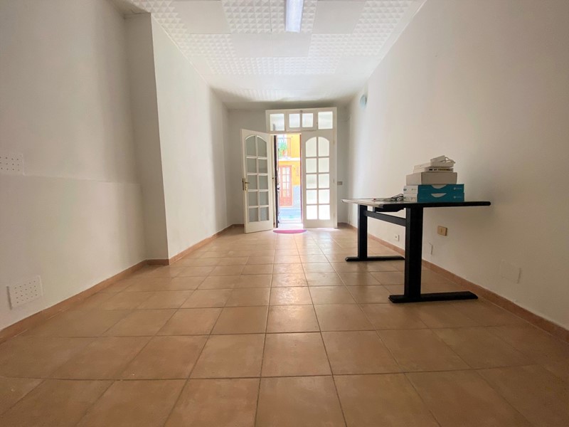 Negozio in Affitto a Iglesias, 350&euro;, 41 m²