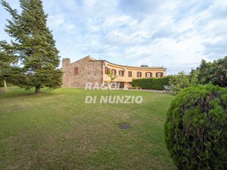 Villa in Affitto a Frascati, 1'550€, 140 m²