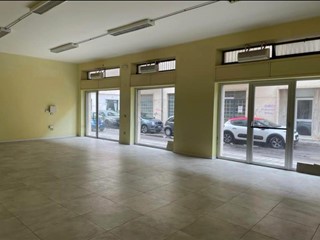 Immobile commerciale in Affitto a Pescara, 1'200€, 110 m²