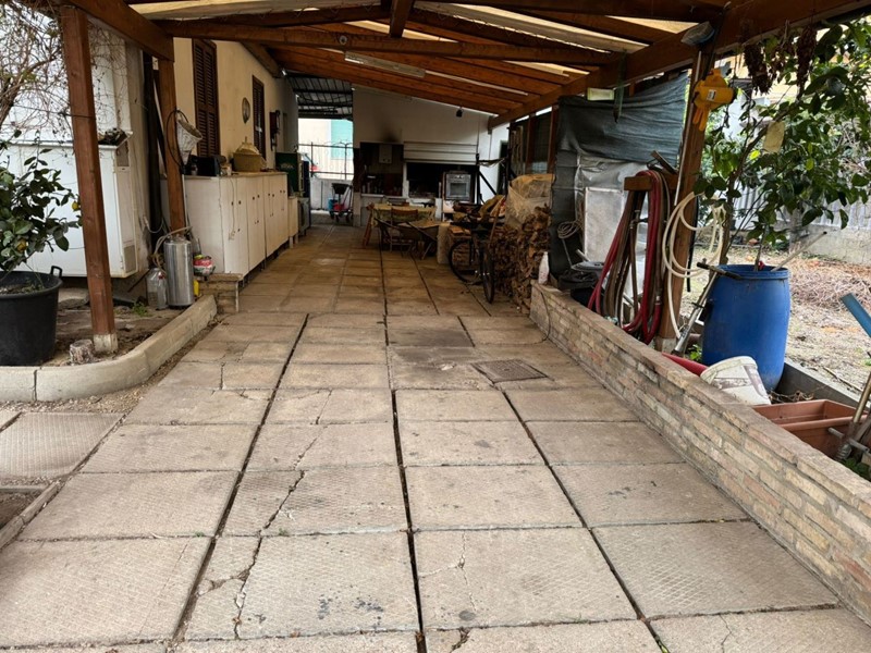 Casa Semi Indipendente in Vendita a Pescara, 135'000€, 121 m²
