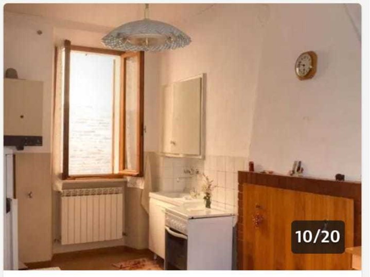 Appartamento in Vendita a Serra de' Conti, 55'000€, 100 m²