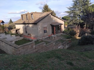 Casa Indipendente in Vendita a Orvieto, zona Localita Villanova, 210'000€, 240 m², con Box