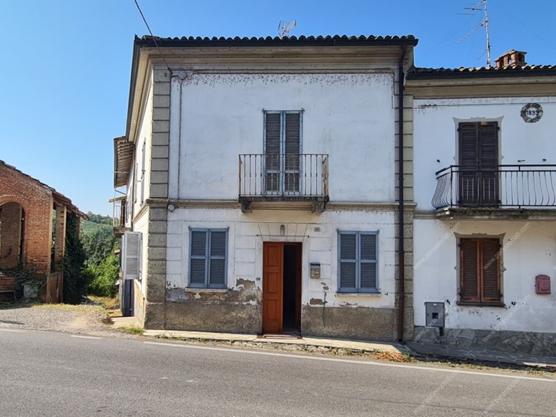 Casale in Vendita a Montù Beccaria, 79'000€, 400 m²