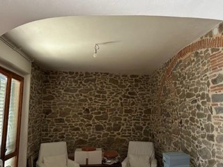 Casale in Vendita a Vinci, 240'000€, 200 m²