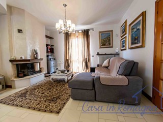 Casa Semi Indipendente in Vendita a Santarcangelo di Romagna, 290'000€, 156 m², con Box
