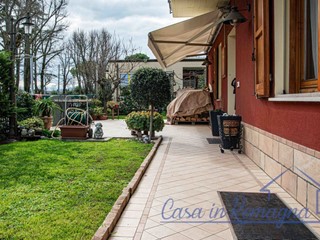 Casa Semi Indipendente in Vendita a Rimini, 290'000€, 156 m², con Box