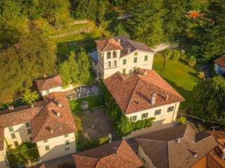 Casa Indipendente in Vendita a Castello Cabiaglio, 1'600'000€, 1100 m²