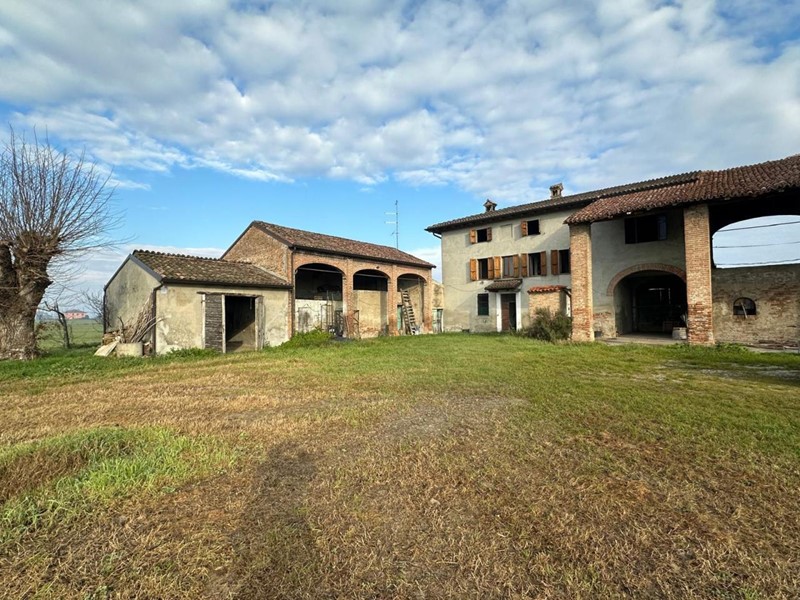 Casa Indipendente in Vendita a Cortemaggiore, 160'000€, 300 m²