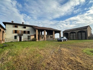 Casa Indipendente in Vendita a Cortemaggiore, 160'000€, 300 m²