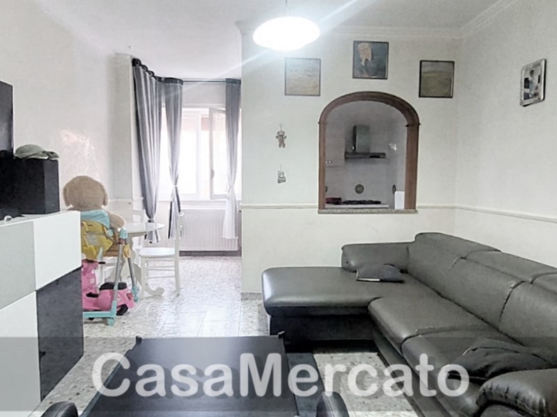 Trilocale in Vendita a Rocca di Papa, zona Repubblica - Centro, 89'000€, 71 m²