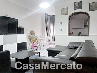 Trilocale in Vendita a Rocca di Papa, zona Repubblica - Centro, 89'000€, 71 m²