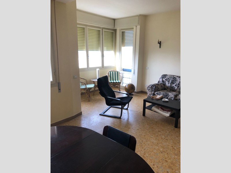 Appartamento in Affitto a Viareggio, zona CittÃ  Giardino, 130 m², arredato