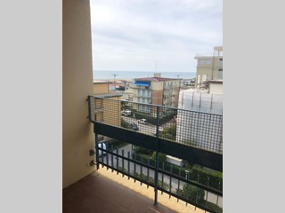 Appartamento in Affitto a Viareggio, zona CittÃ  Giardino, 130 m², arredato