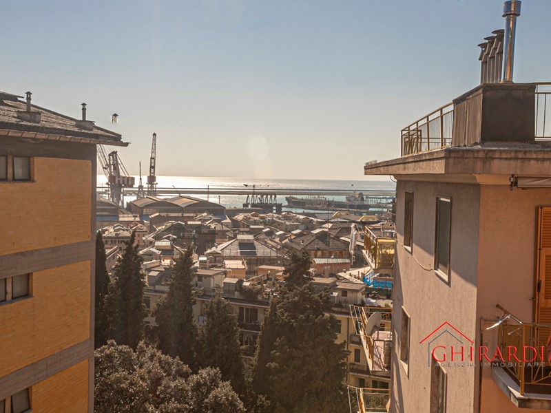 Appartamento in Vendita a Genova, zona Ponente, 182'000€, 121 m²