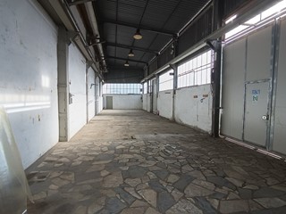 Capannone in Vendita a Castelnuovo Magra, 400'000€, 302 m²