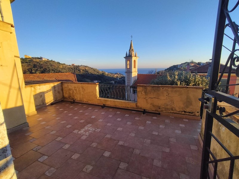 Appartamento in Vendita a Celle Ligure, 250'000€, 95 m²