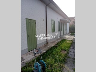 Casa Indipendente in Vendita a Carrara, zona Marina di Carrara, 500'000€, 160 m²