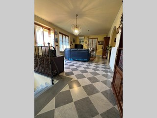 Villa bifamiliare in Vendita a Massa, zona Quercioli, 490'000&euro;, 220 m², arredato